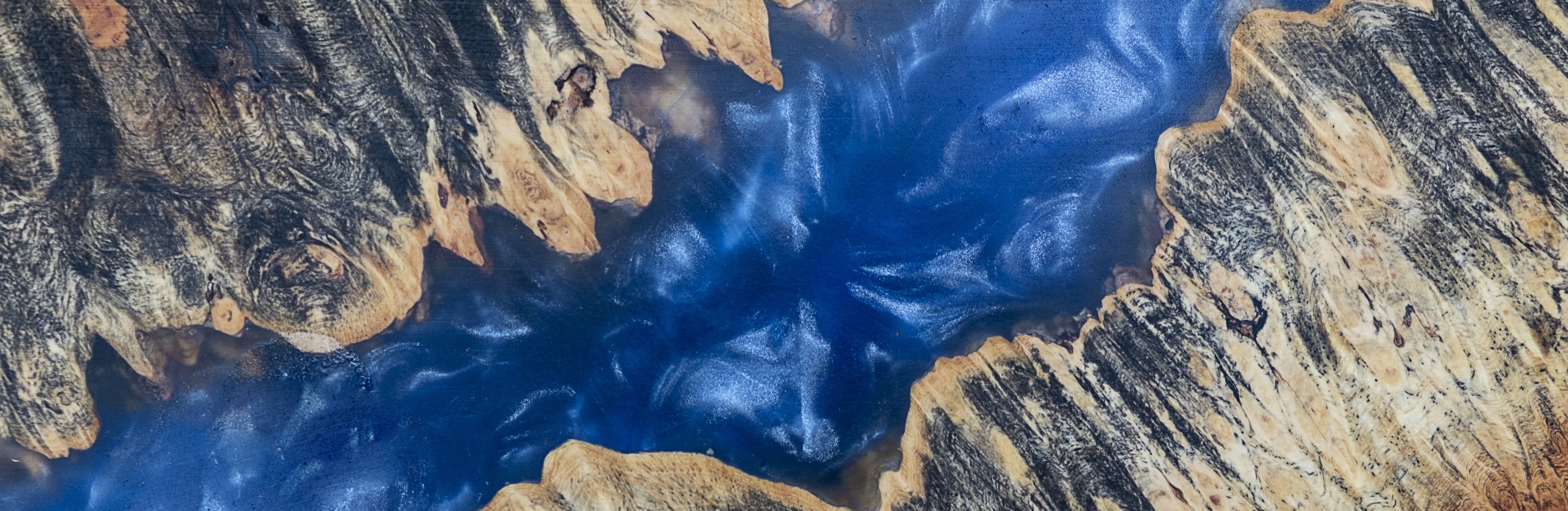 Casting on wood with epoxy resin